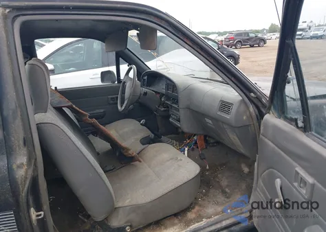 1989 Toyota Pickup 1/2 Ton Sht Wheelbase Dlx from USA, damaged, VIN JT4RN01P3K4014605